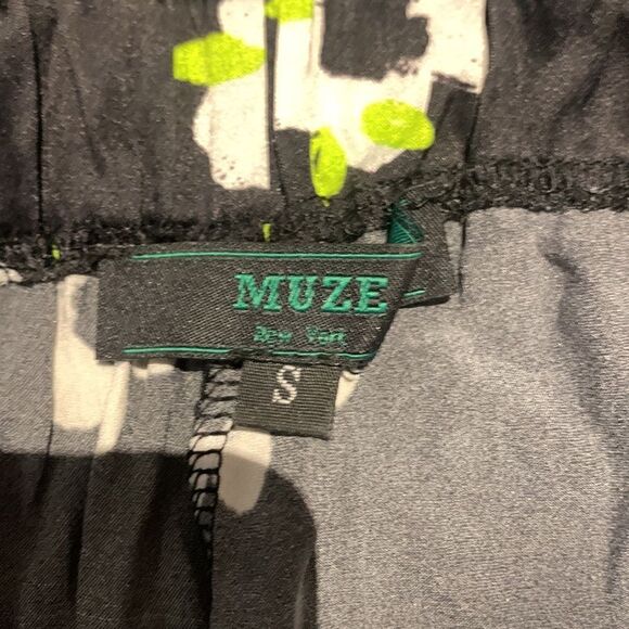 Matching coverup set - Picture 3 of 4